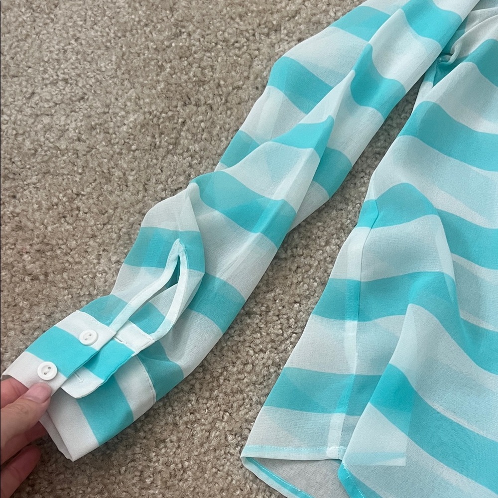 H&M White and Blue Striped Button Down Shirt - Picture 3 of 5
